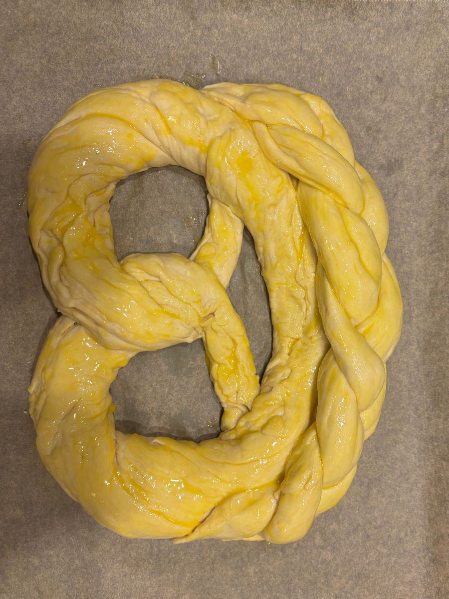 Neujahrsbrezel vor dem Backen